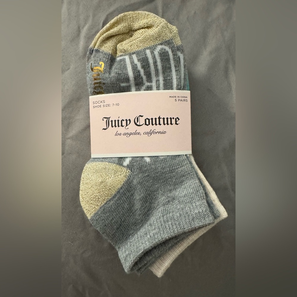 Juicy Couture 5 pair Women's Gray and Cream Ankle Socks